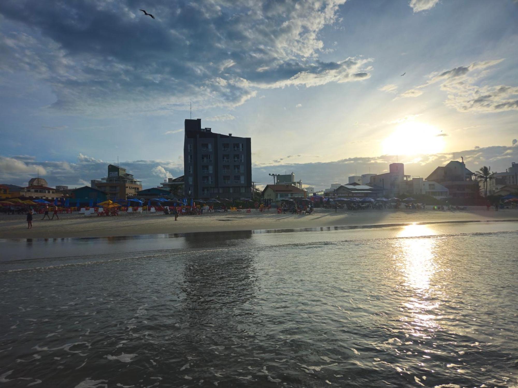 Palm Beach Apart Hotel Florianopolis Exterior photo